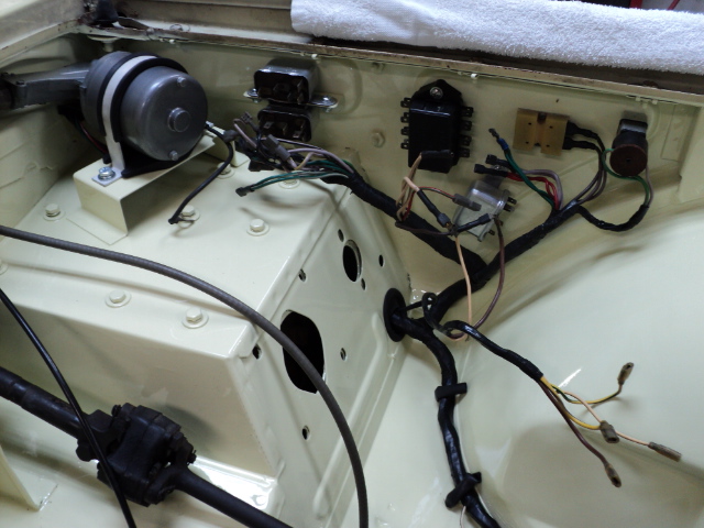 TR6 eng and detail_3